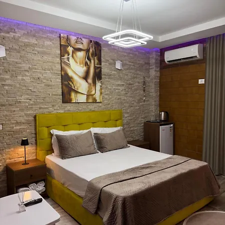 Exclusive Hotel *