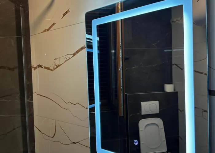 Exclusive * Τίρανα