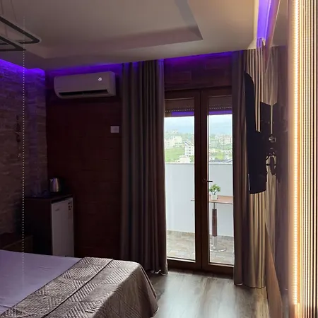 Exclusive Hotel *